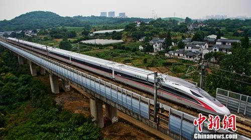 “复兴号”将扩容提速 京沪高铁最快仅需4小时18分