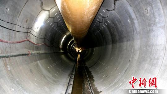 中国“挖隧道神器”在尼泊尔月掘进里程突破1200米