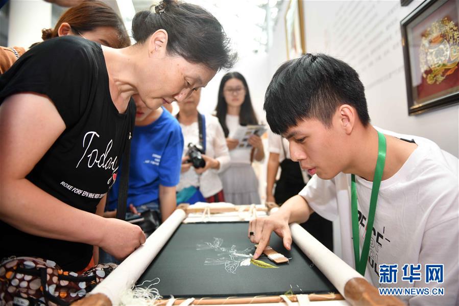 第五届中国非物质文化遗产博览会在山东济南举行