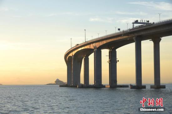 港珠澳大桥联合试运顺畅 有助通车后整体运作