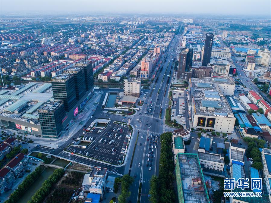 毛衫时尚小镇的“时尚转型”